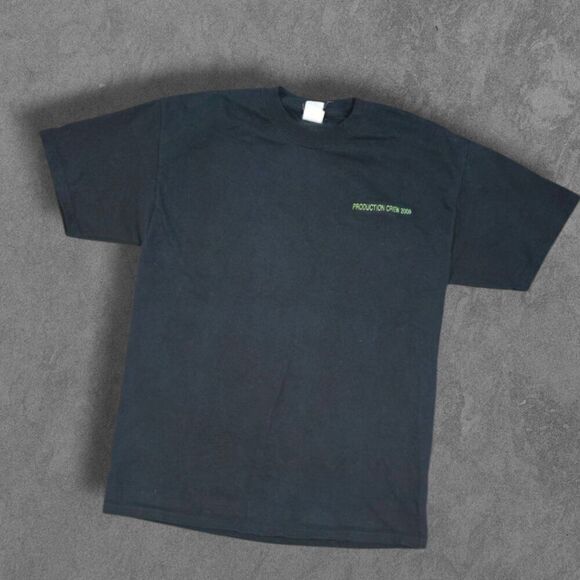 Y2k Creature From The Black Lagoon Raging Rockin Show Production Employee Tshirt - Picture 2 of 7